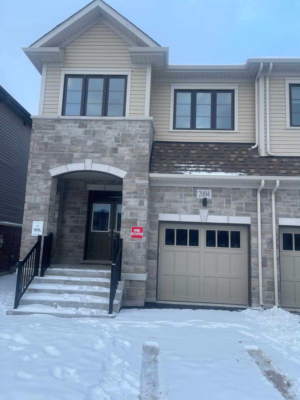 Exterior — 1 Bedroom Townhouse in Oshawa for $1,200, Oshawa ON